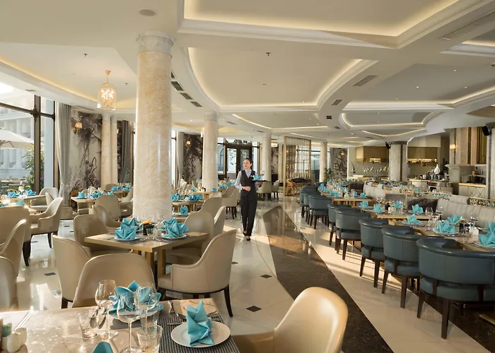 Khu nghỉ mát Vinpearl & Hạ Long