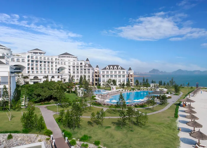 Vinpearl & Khu nghỉ mát 5*