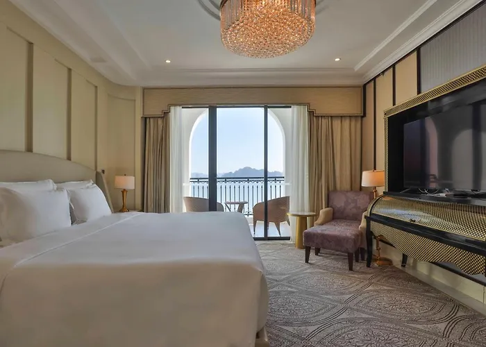 Khu nghỉ mát Vinpearl &