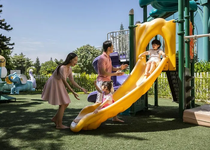 Khu nghỉ mát Vinpearl & Hạ Long