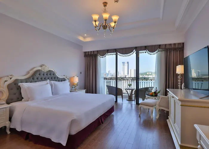 Vinpearl & Khu nghỉ mát 5*