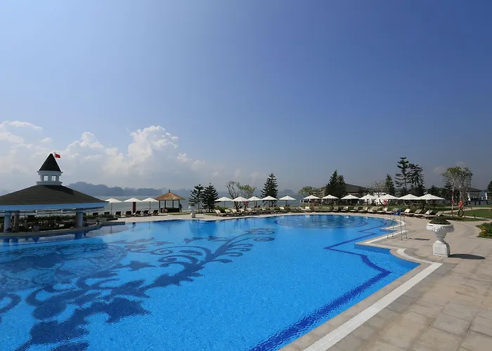 Vinpearl & 5* Hạ Long