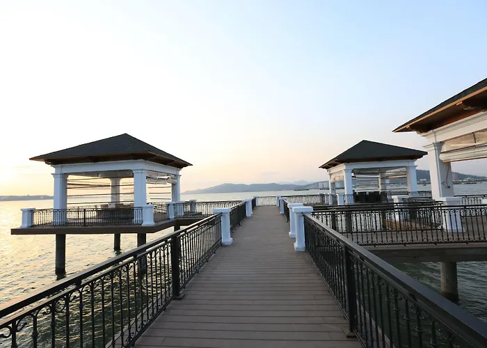 Khu nghỉ mát Vinpearl &