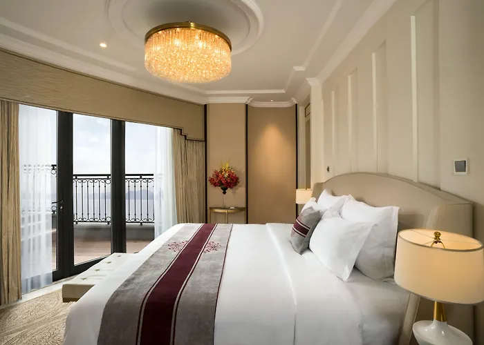 Khu nghỉ mát Vinpearl & Hạ Long